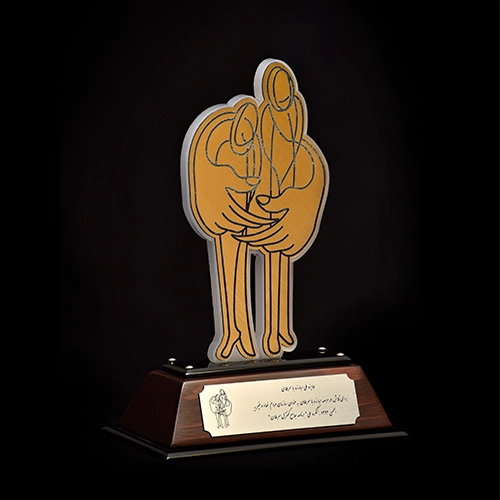 لوح افتخار و تندیس در کنگره ملی برنامه جامع کنترل سرطان