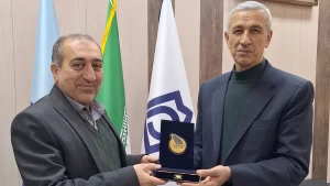 اعطای نشان «سفیر امید» و «پرتو امید» به مدیرکل صداوسیمای آذربایجان غربی