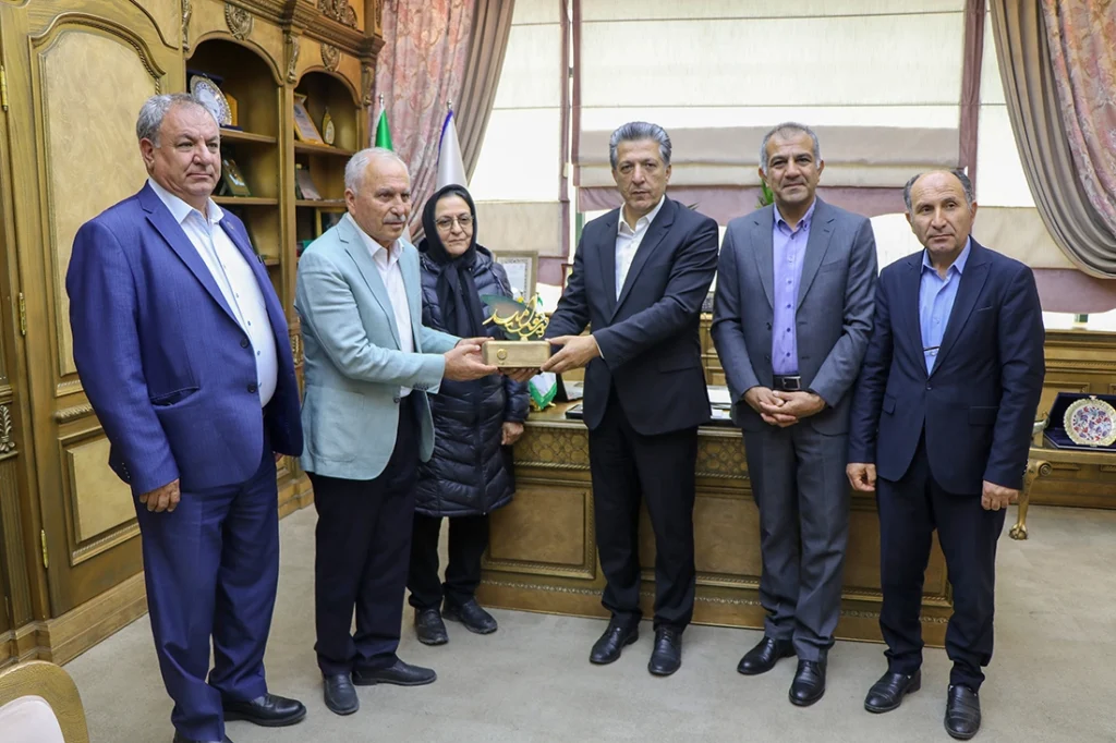 قدردانی انجمن خیریه امید از همراهی رئیس اتاق بازرگانی ارومیه در مسیر تأمین دستگاه رادیوتراپی