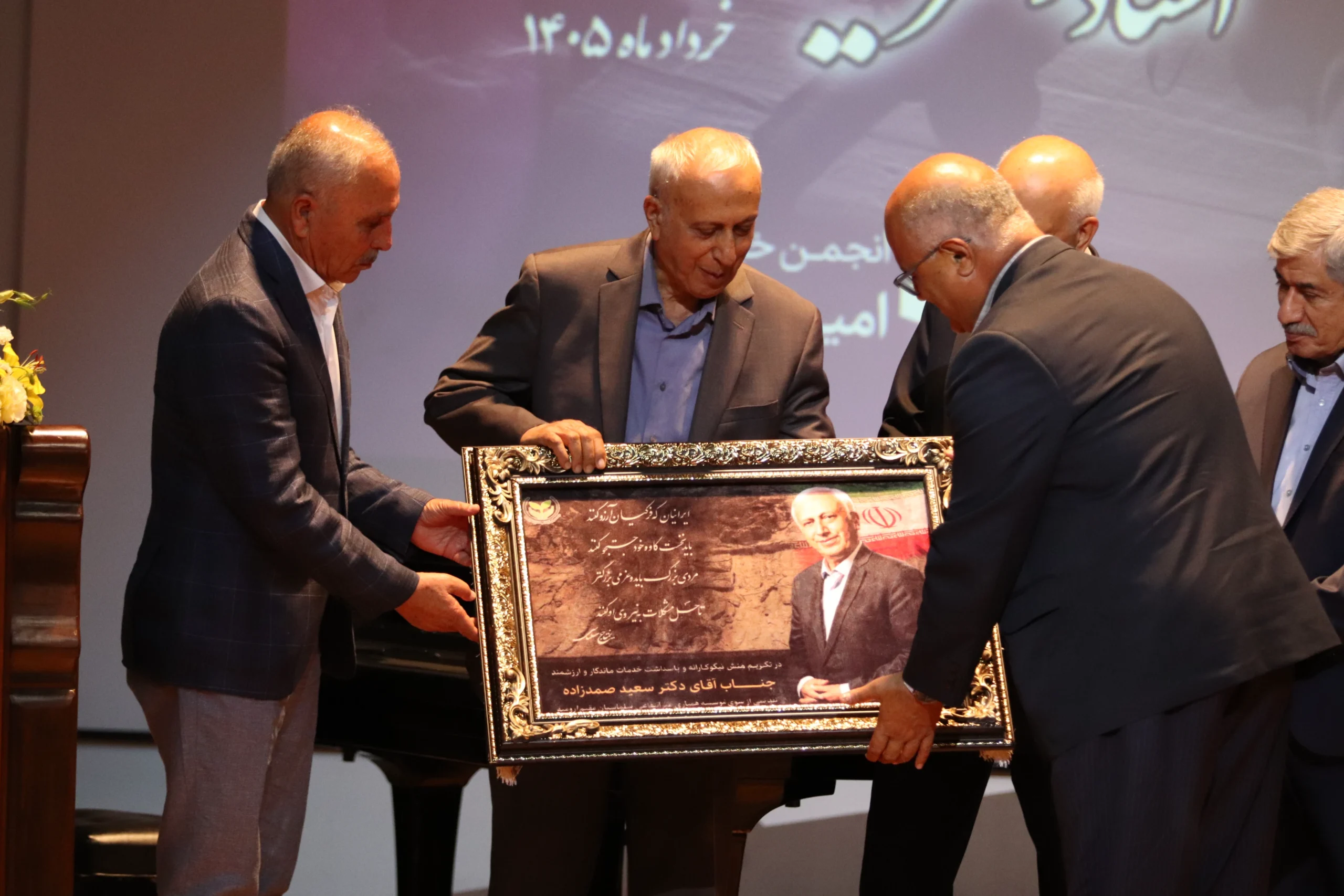 پزشکی که فراتر از نسخه، امید نوشت
